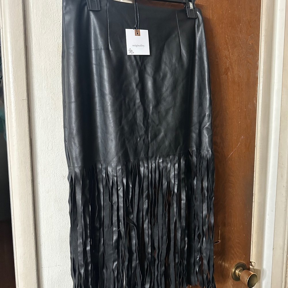 Chic Black Fringe Leather Skirt